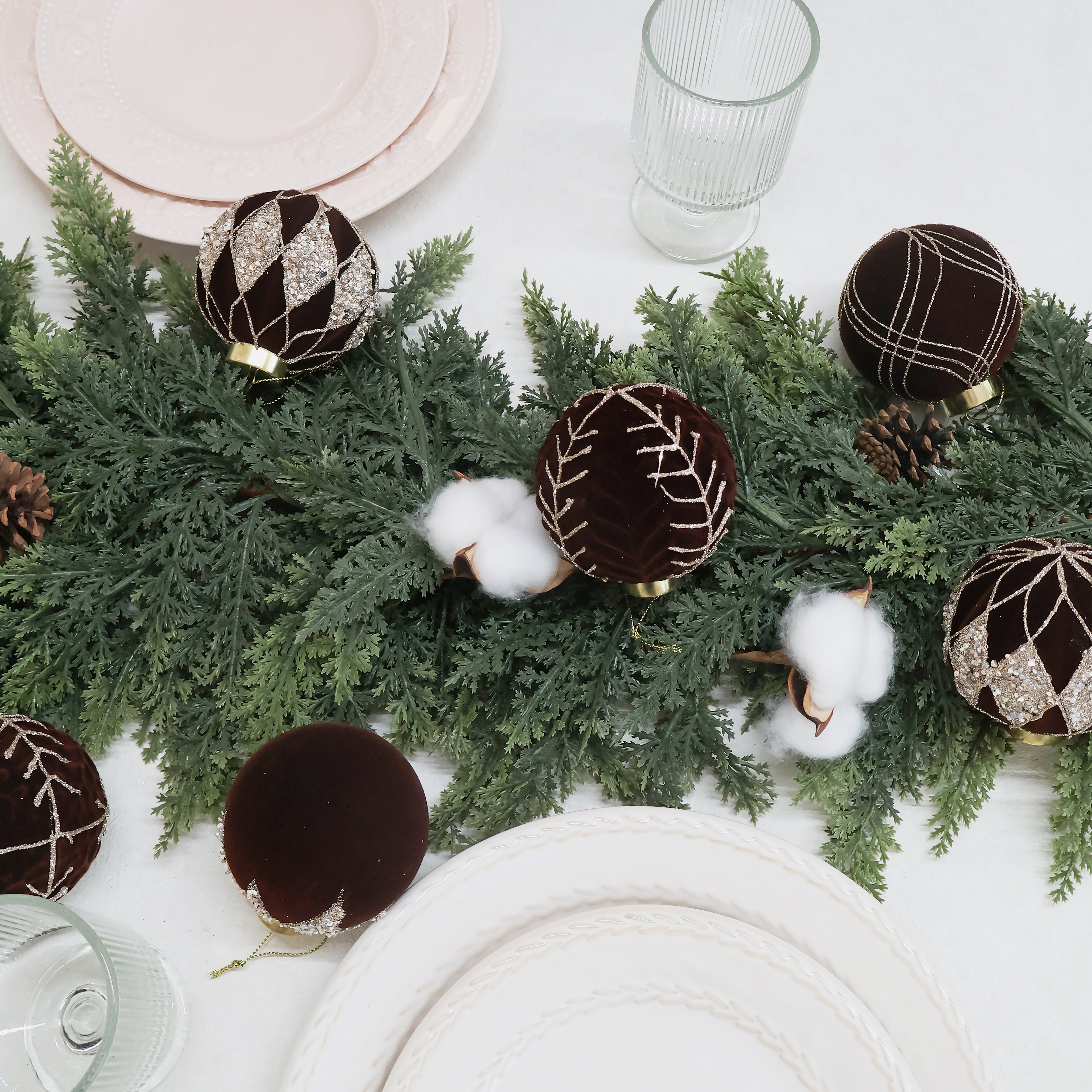 Velvet Ornaments for Christmas Tree, Glitter Flocked Christmas Ornaments Decorations Balls Set Decor