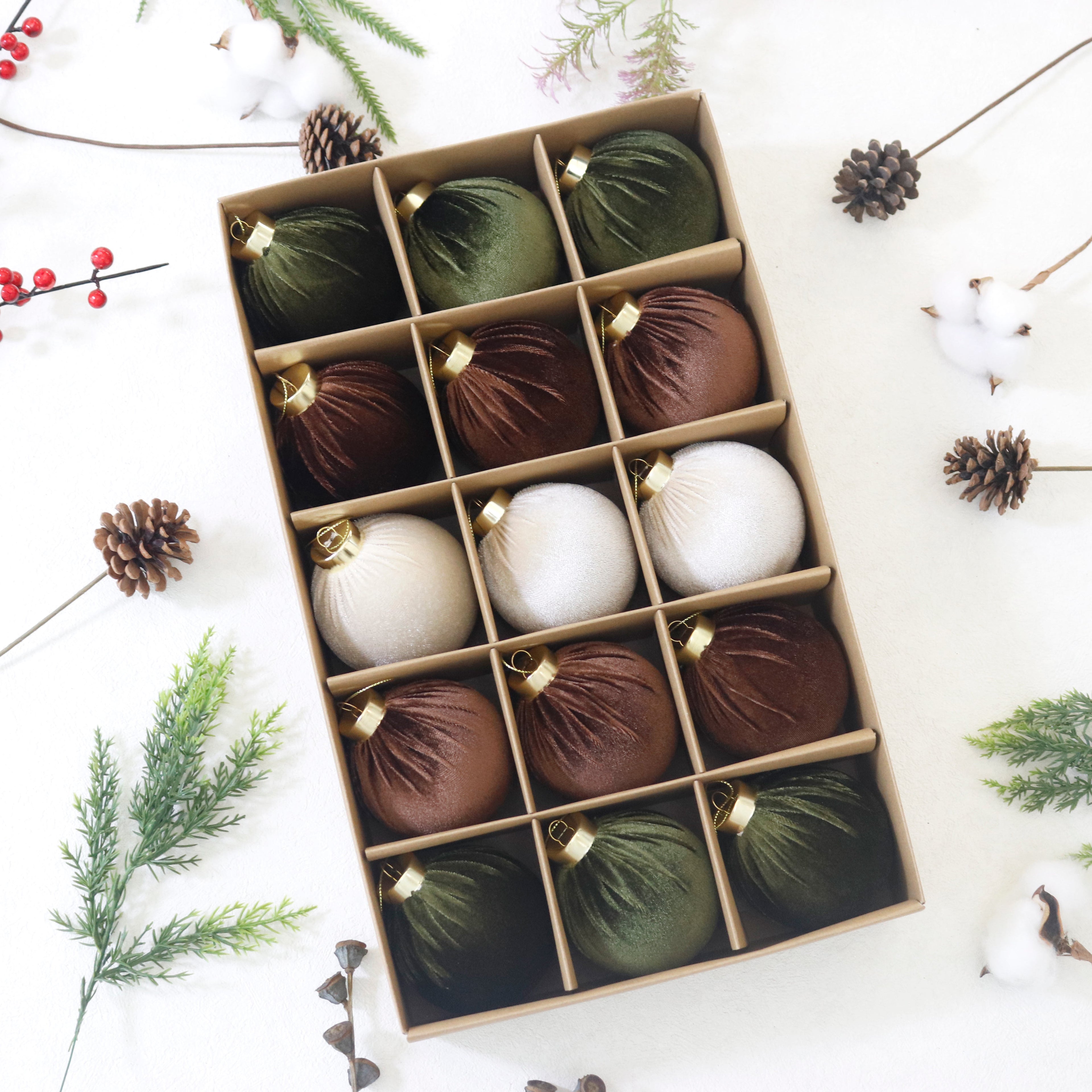 Velvet Ornaments for Christmas Tree, Multicolor Flocked Christmas Ornaments Decorations Balls Set Decor