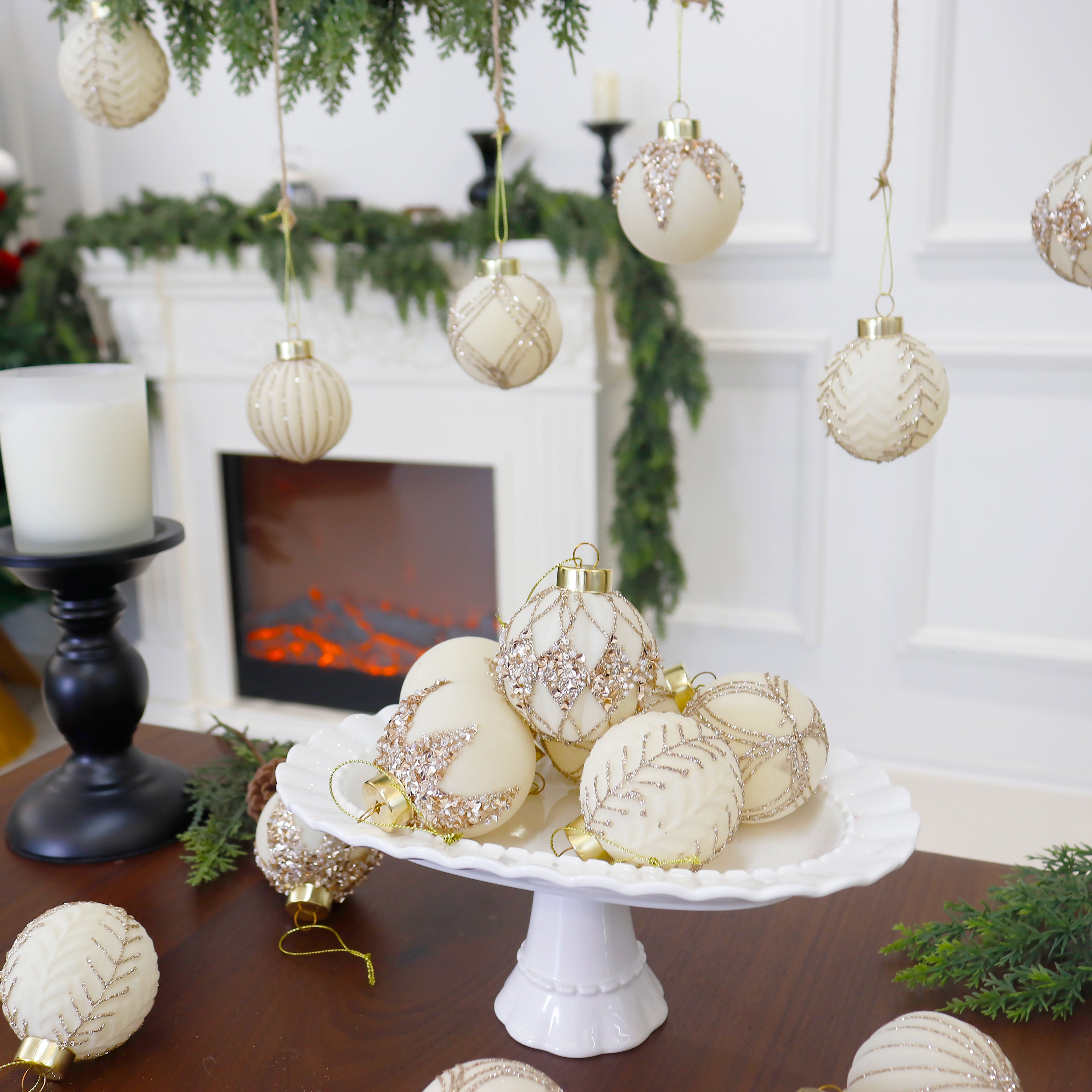 Velvet Ornaments for Christmas Tree, Glitter Flocked Christmas Ornaments Decorations Balls Set Decor